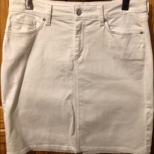 3 for $40 🤩 NYDJ Skirt